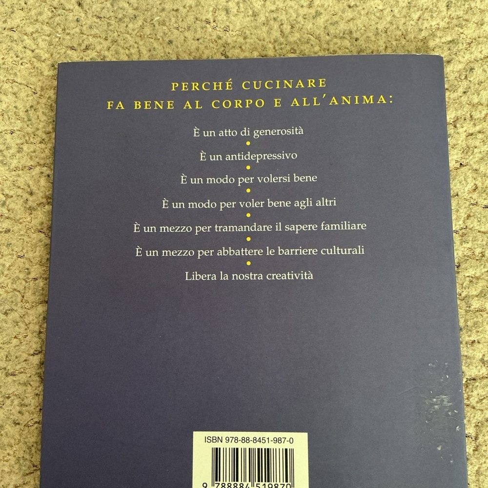 Cucinoterapia by - Hardcover Book - Picture 2 of 2